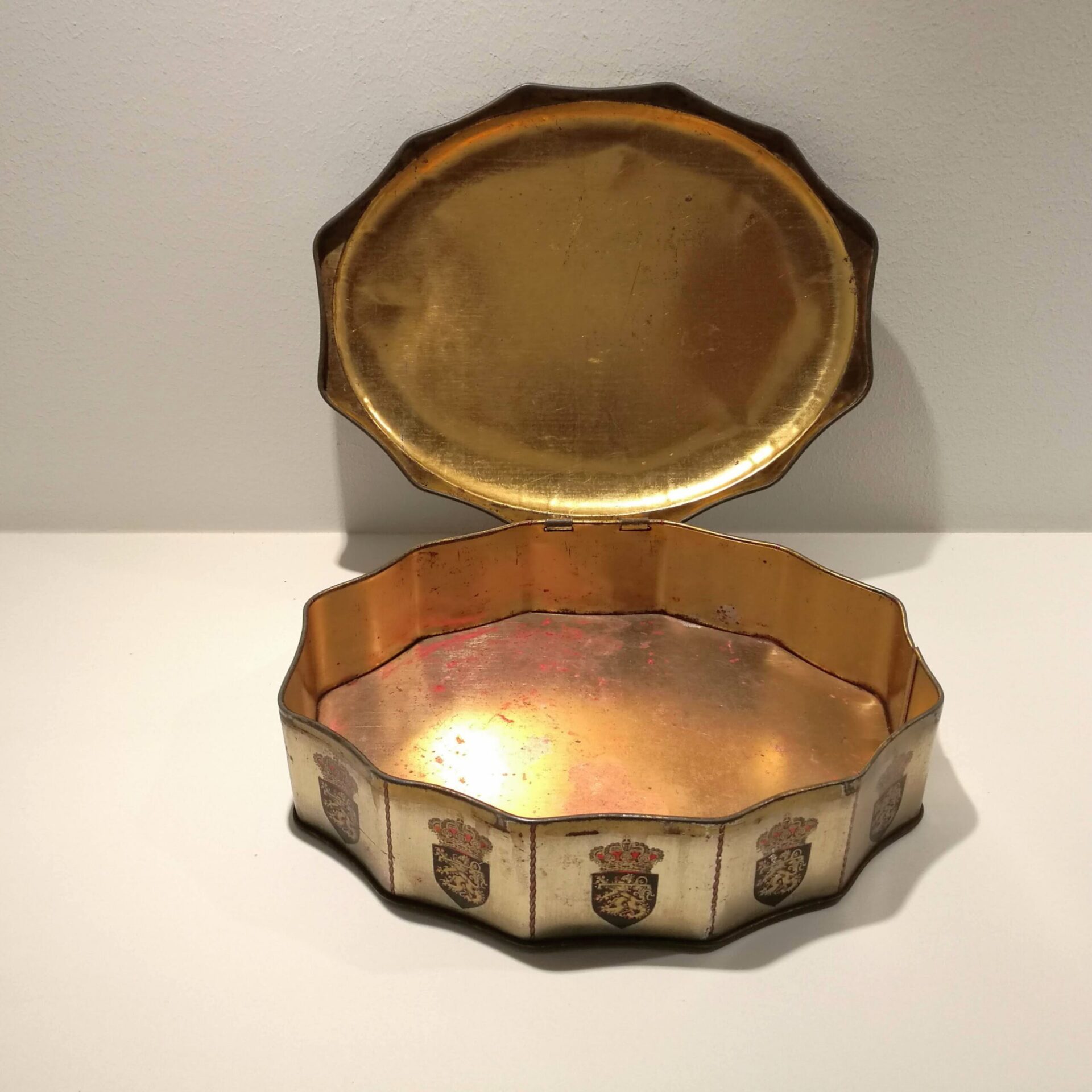 Vintage chokoladedåse med billede af prins Albert af Liege