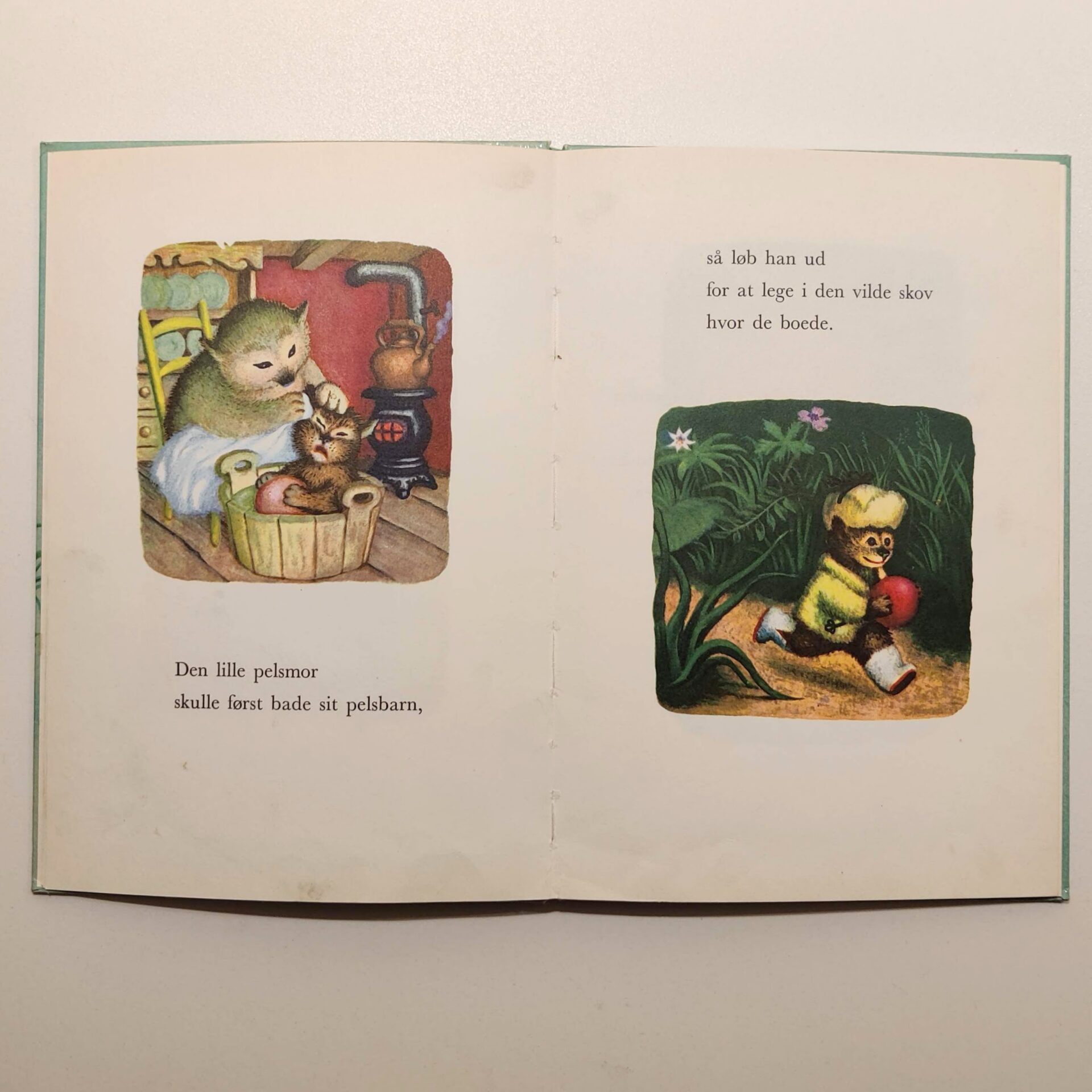 Den lille pelsfamilie af Margaret Wise Brown - Billede 3