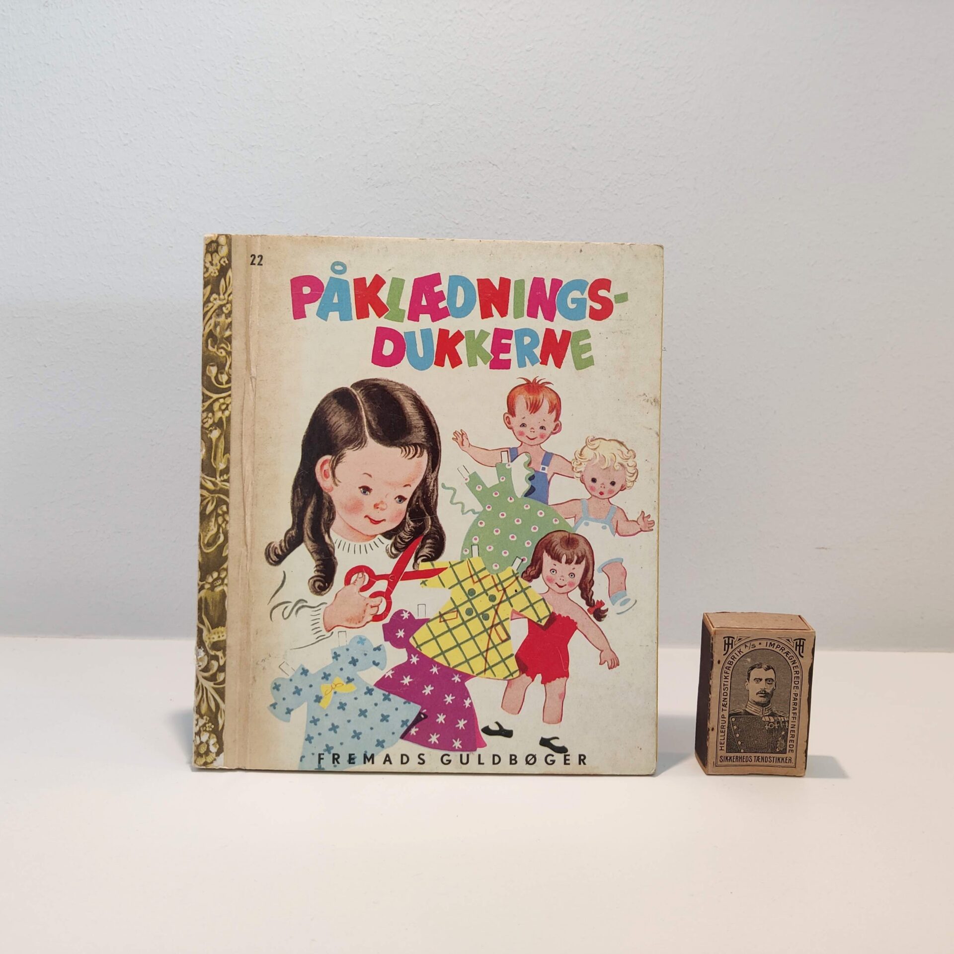 Påklædningsdukkerne af Hilda Miloche og Wilma Kane