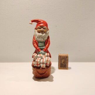 Nisse med gavekurv
