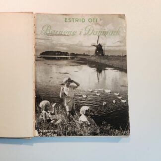 Børnene i Danmark af Estrid Ott
