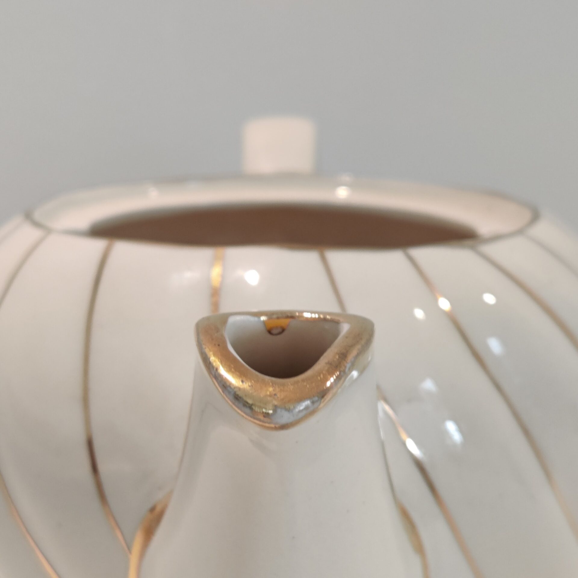 Vintage, cremefarvet Sadler Swirl tekande